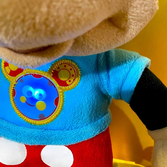 DISNEY MICKEY MOUSE CLUBHOUSE MICKEY TALKING & LIGHTS UP PLUSH 12” WORKS! - Picture 7 of 10